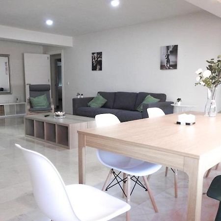Carihuela Beach Suite Apartment Torremolinos Bagian luar foto