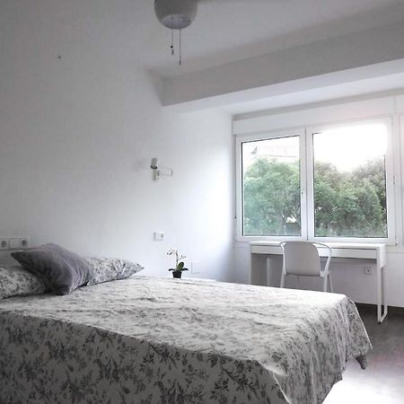 Carihuela Beach Suite Apartment Torremolinos Bagian luar foto