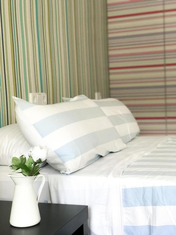 Carihuela Beach Suite Apartment Torremolinos Bagian luar foto