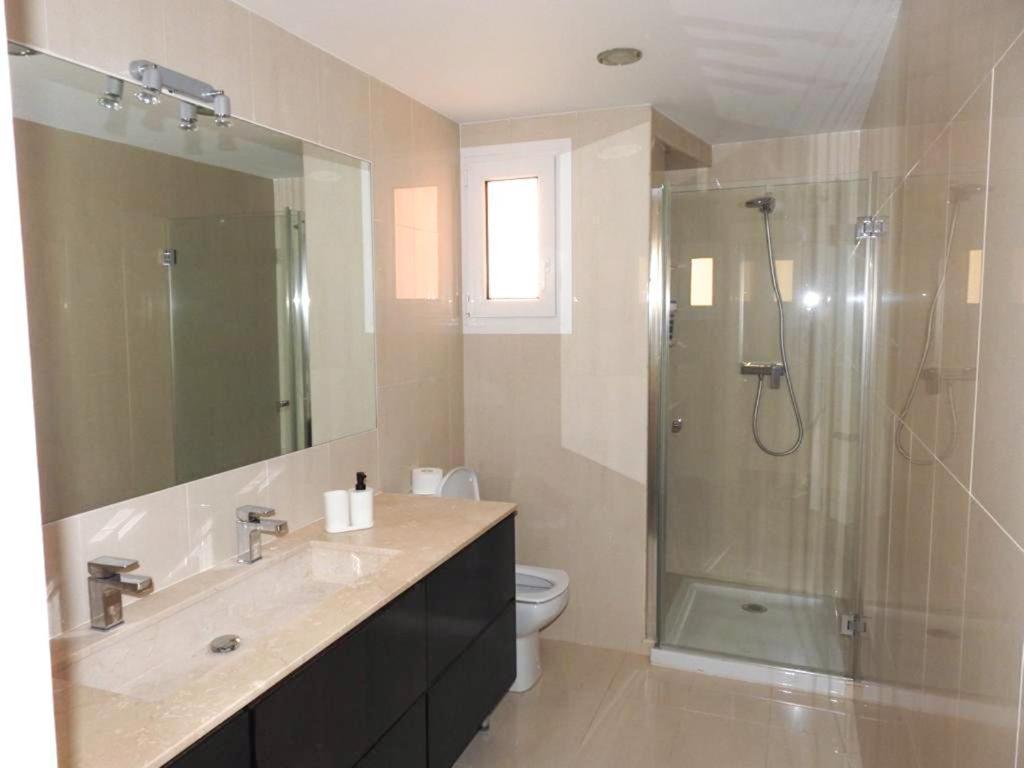 Carihuela Beach Suite Apartment Torremolinos Bagian luar foto