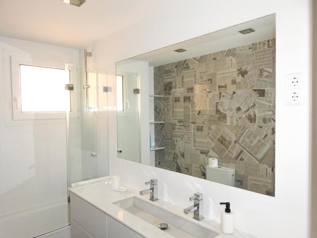 Carihuela Beach Suite Apartment Torremolinos Bagian luar foto