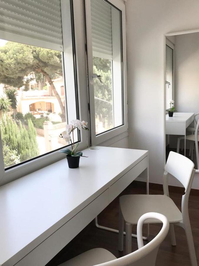 Carihuela Beach Suite Apartment Torremolinos Bagian luar foto