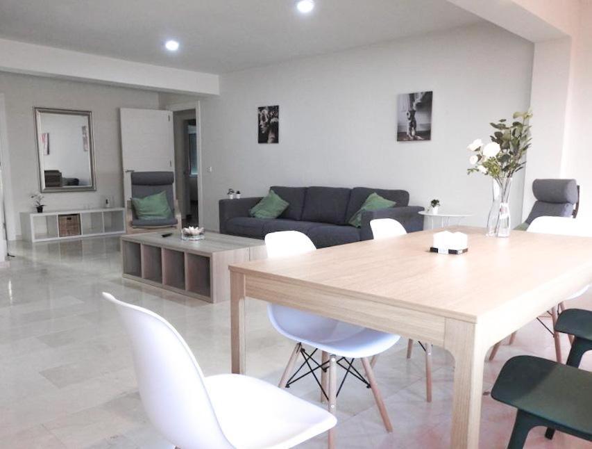 Carihuela Beach Suite Apartment Torremolinos Bagian luar foto