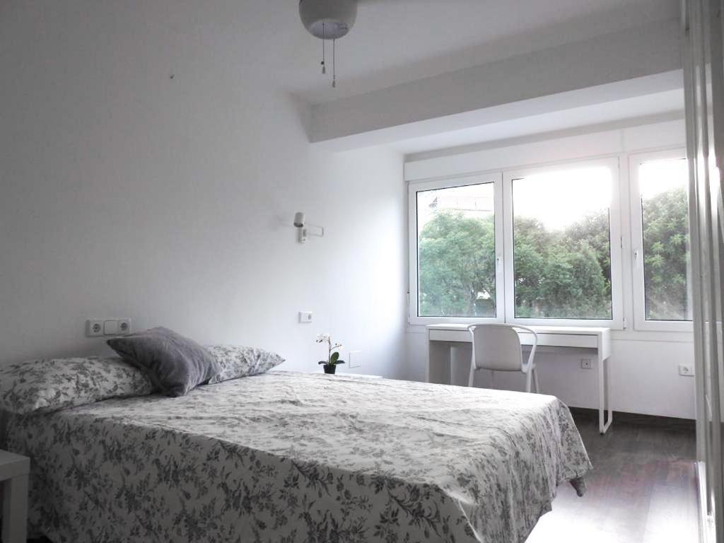 Carihuela Beach Suite Apartment Torremolinos Bagian luar foto