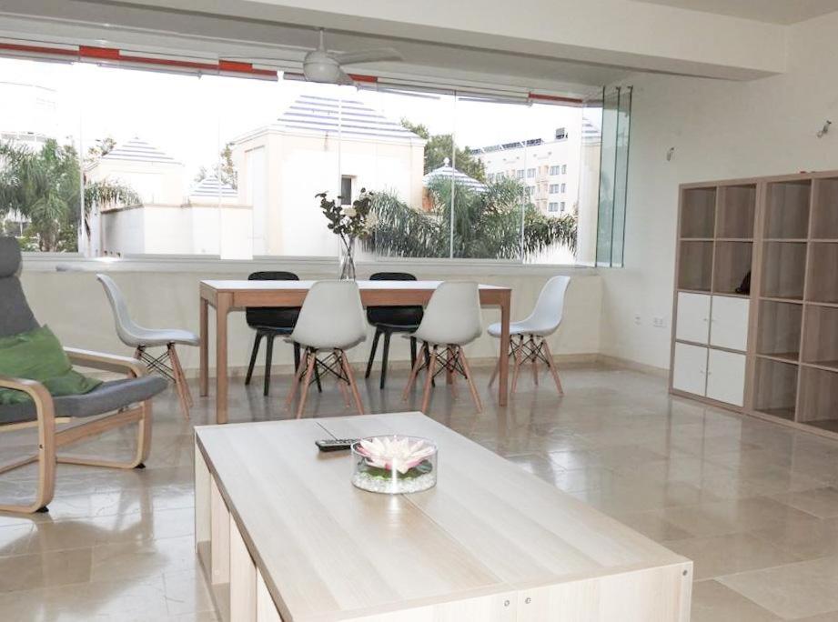 Carihuela Beach Suite Apartment Torremolinos Bagian luar foto