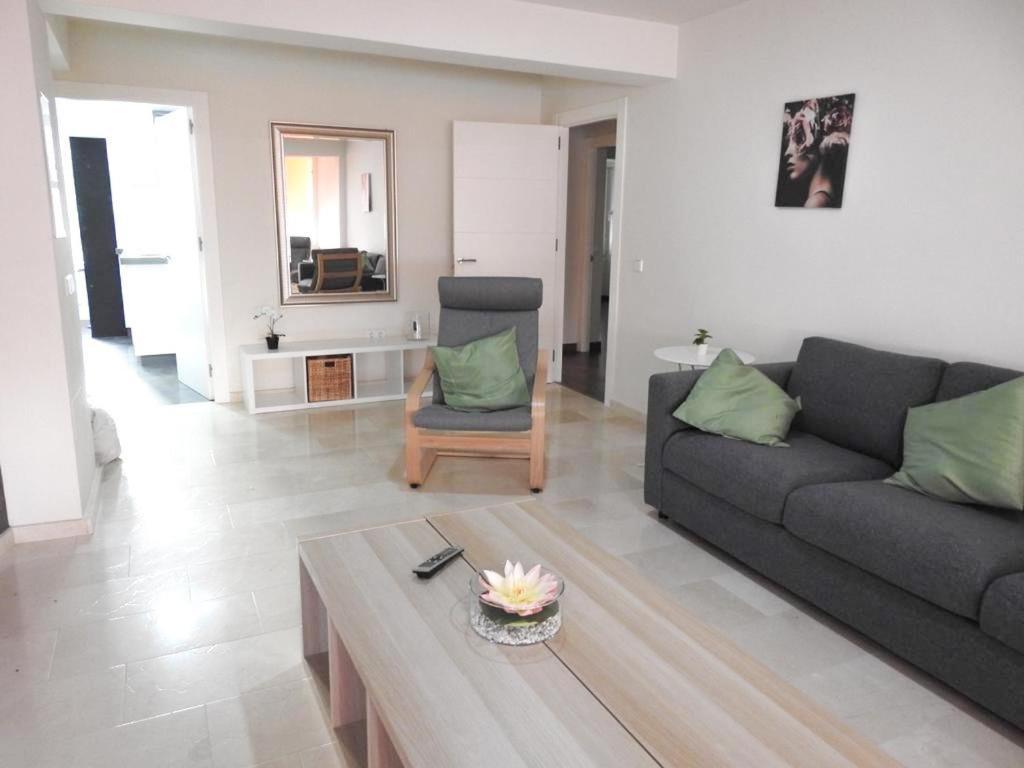 Carihuela Beach Suite Apartment Torremolinos Bagian luar foto