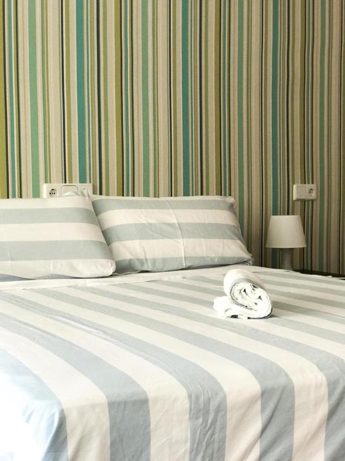 Carihuela Beach Suite Apartment Torremolinos Bagian luar foto