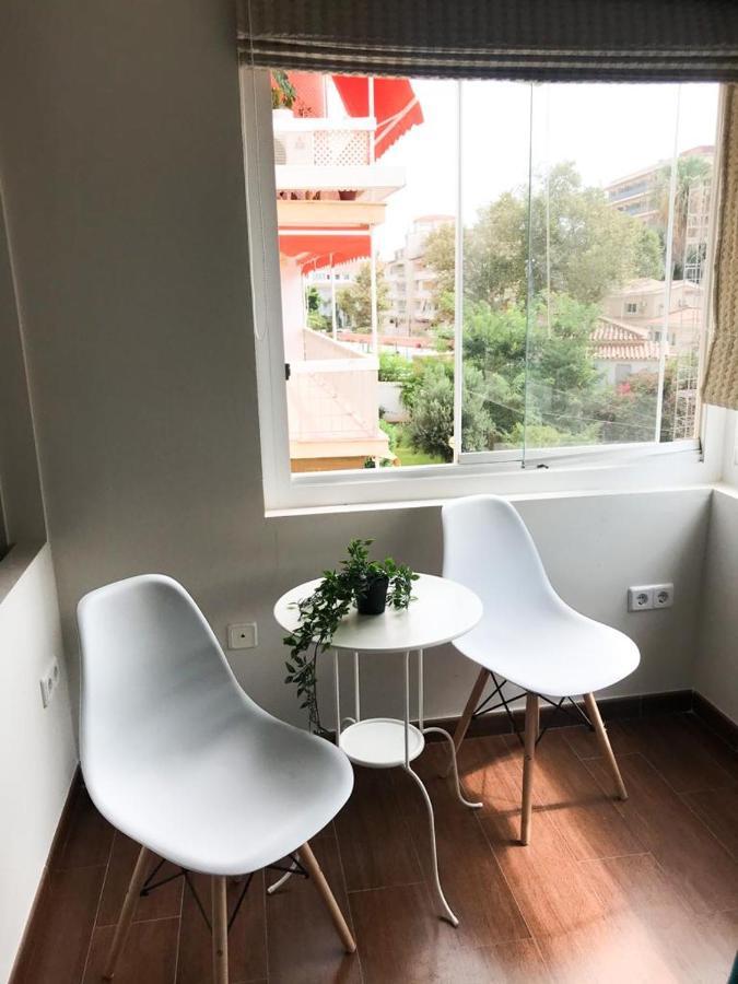 Carihuela Beach Suite Apartment Torremolinos Bagian luar foto
